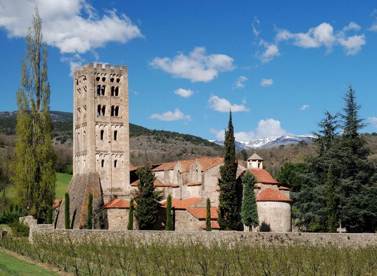 Abbaye Saint-Michel de Cuxa aujourd'hui, haut lieu du patrimoine romain en Occitanie